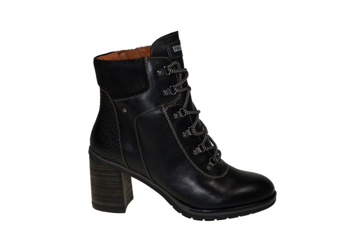 Pikolinos veterboot in zwart leer met hoge hak