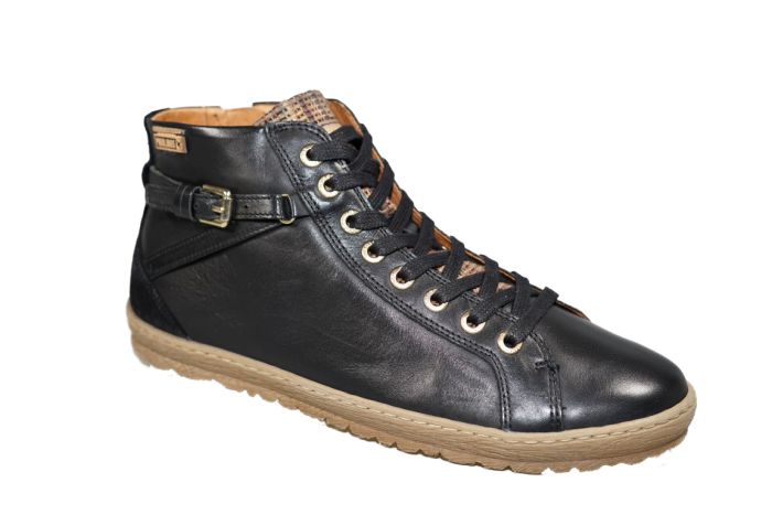 Pikolinos veterboot in zwart leer platte zool