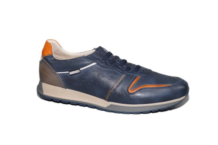 Pikolinos instapper in blauw leer met cognac