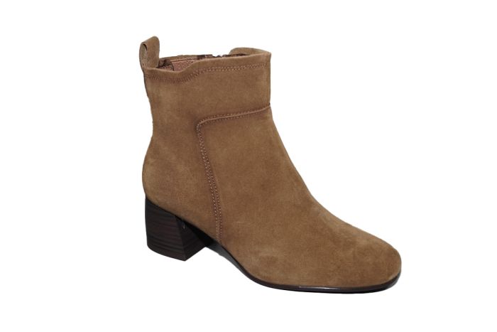 Tamaris enkellaars in Camel suede op 55 mm hak
