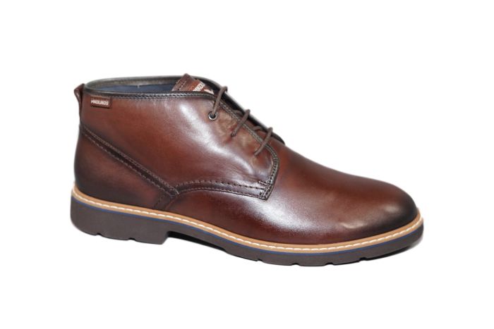 Pikolinos veterboot in bruin glad leer