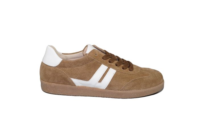 Gabor sneaker in bruin suede platte gummy zool