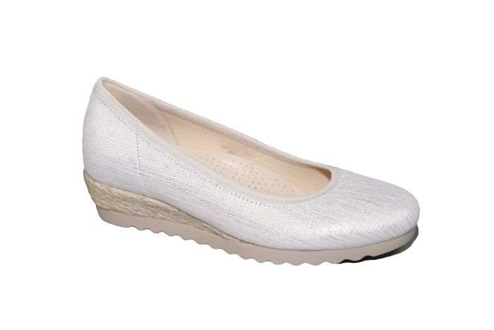 Gabor pump in wit metalic kleur op sleehakje