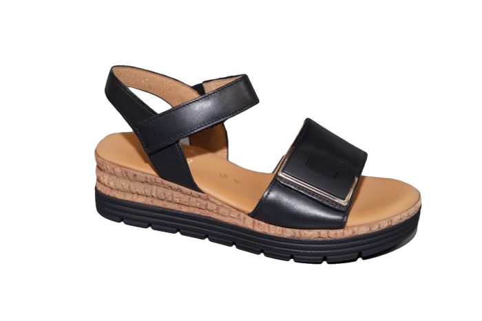 Gabor sandaal in zwart leer met grote gesp