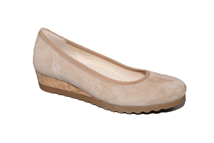 Gabor pump in sand kleur op sleehakje