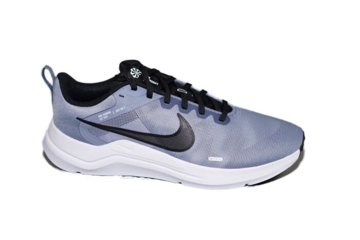 Nike Downshifter 12 in ashen slate kleur