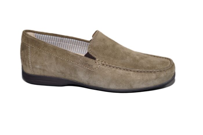 Sioux moccasin in taupe suede