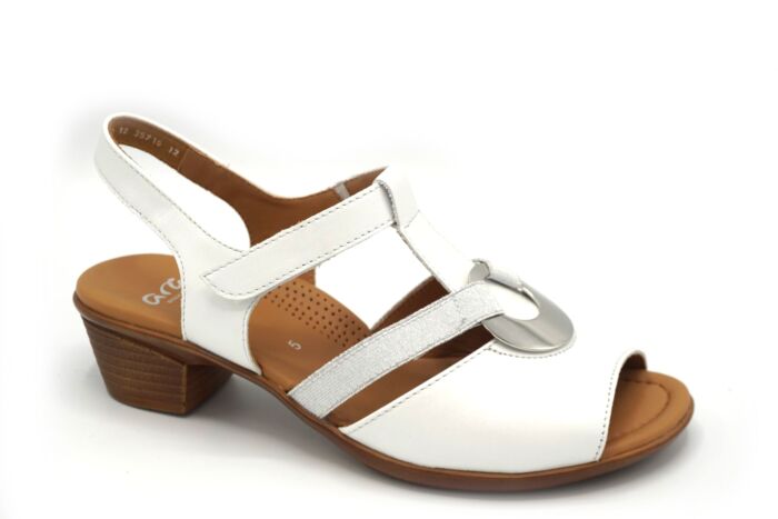 Ara sandaal op een hakje in wit