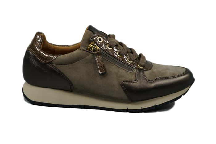 Gabor sneaker in taupe brons combi gouden ringen