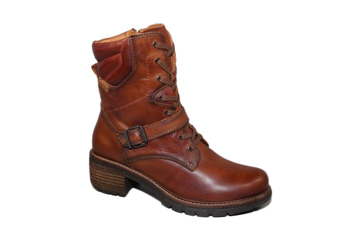 Pikolinos veterboot in cognac leer met hak